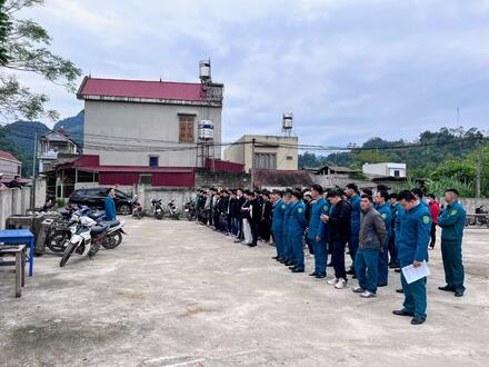 Kinh tế - Chính trị