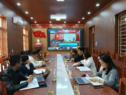 Kinh tế - Chính trị