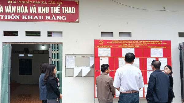 LÃNH ĐẠO TỈNH KIỂM TRA CÔNG TÁC CHUẨN BỊ BẦU CỬ TẠI XÃ TÂN TRI