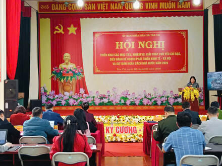 Kinh tế - Chính trị