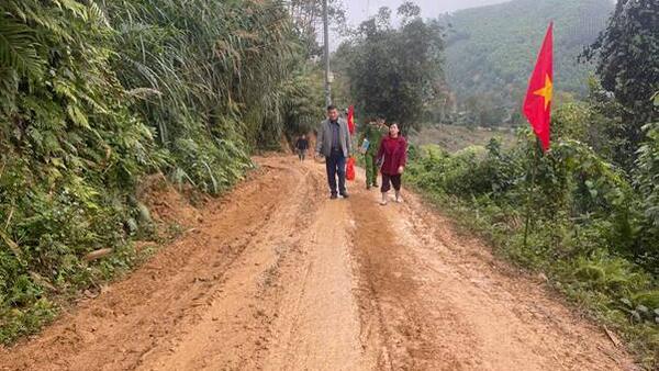 LÃNH ĐẠO HĐND XÃ TÂN TRI THĂM HỎI VÀ CHÚC THỌ NGƯỜI CAO TUỔI TẠI CÁC THÔN VŨ THẮNG B VÀ THÂM XI