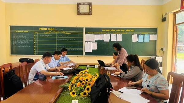 TĂNG CƯỜNG KIỂM TRA, GIÁM SÁT BẢO ĐẢM AN TOÀN THỰC PHẨM TẠI BẾP ĂN TẬP THỂ CÁC TRƯỜNG HỌC TRÊN ĐỊA BÀN XÃ TÂN TRI