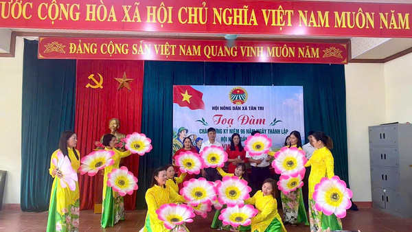 Hội Nông dân xã Tân Tri tổ chức Tọa đàm kỷ niệm 96 năm Ngày thành lập Hội Nông dân Việt Nam