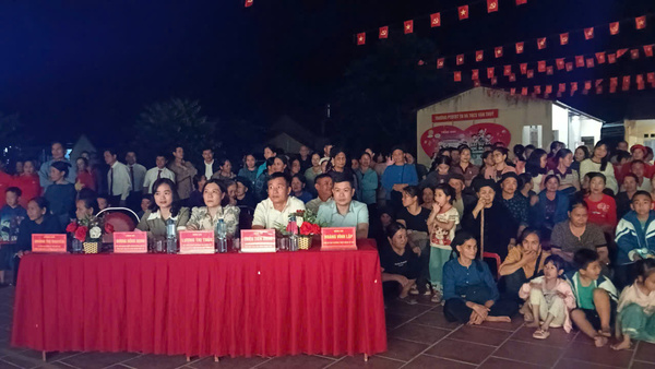ĐẶC SẮC ĐÊM GIAO LƯU VĂN NGHỆ CHÀO MỪNG KỶ NIỆM NGÀY TRUYỀN THỐNG CÁC TỔ CHỨC CHÍNH TRỊ - XÃ HỘI TẠI XÃ TÂN TRI